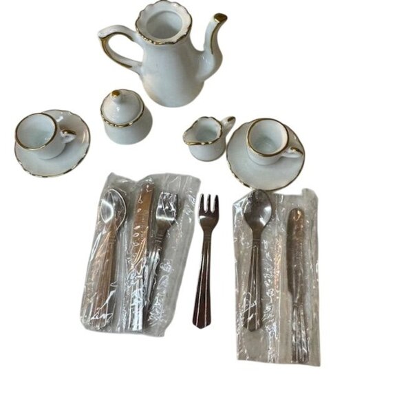 Vintage Miniature Tea Set & Cutlery In Original Box - Picture 2 of 13